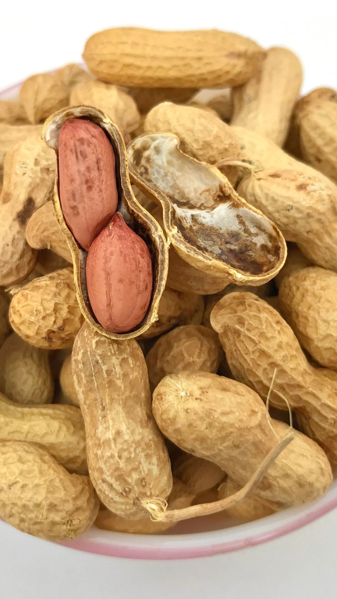 7 Benefits of eating peanuts in winter