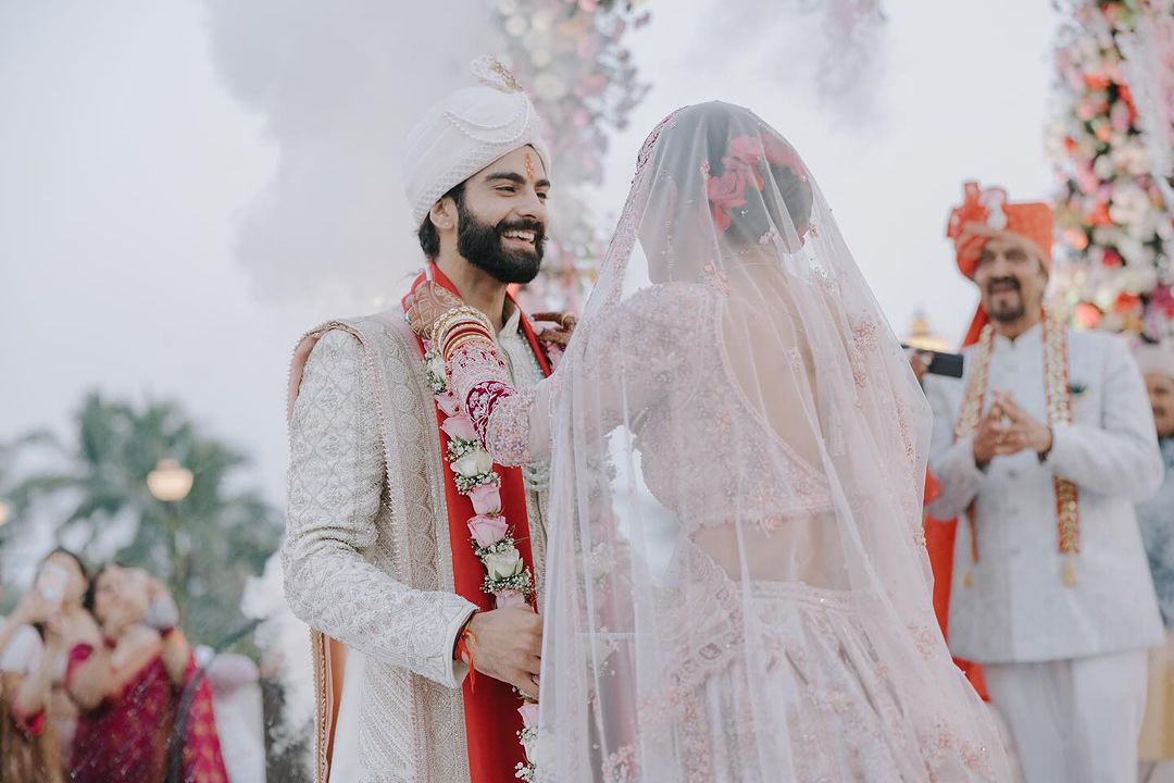 Celebs congratulated for marriage