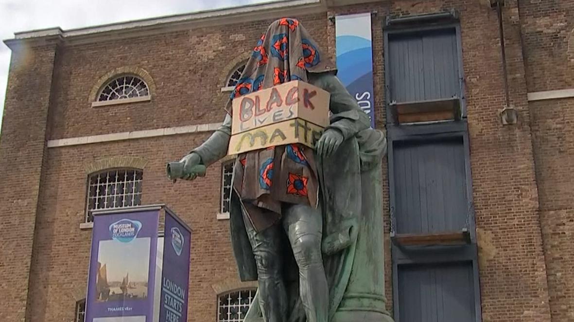 US Confederate statues being taken down by antiracism protesters