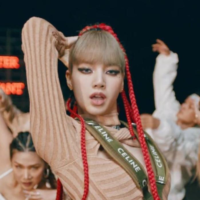 Yeah Money Lisa‘s performance video of ’MONEY‘ gets 200 million views, her fastest ...